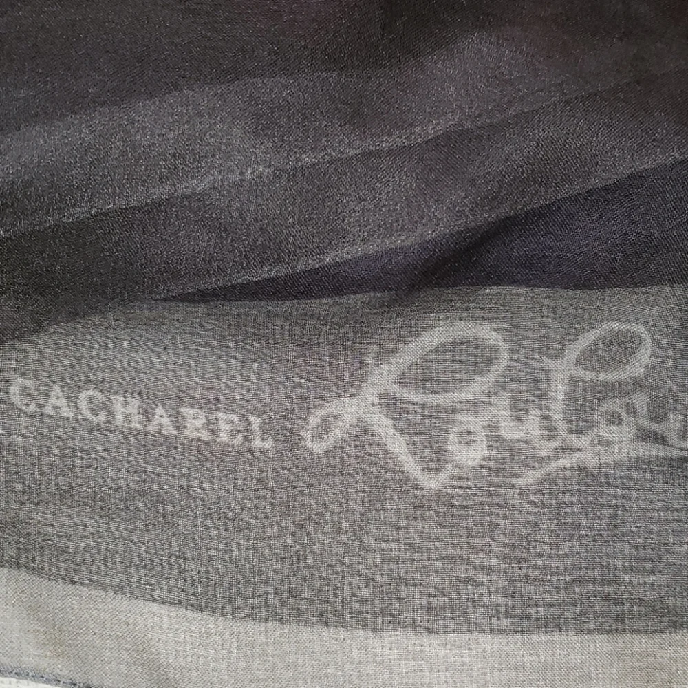 Cacharel silky smoke